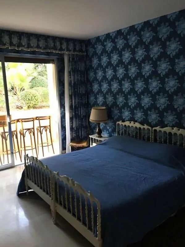 Residence Omphale Vallauris 0*,